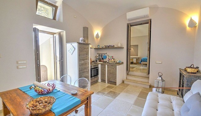 Casa Morella A: A characteristic and welcoming apartment in a quiet position, located on a hillside above the sea, with Free WI-FI. in Massa Lubrense