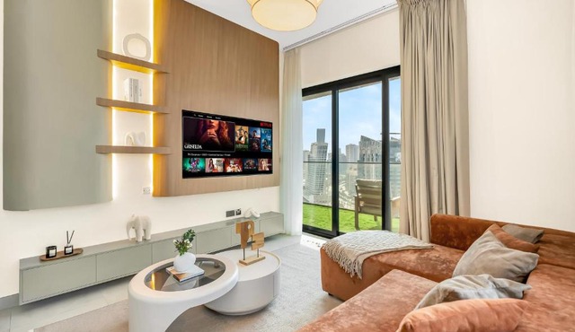Casa Tranquila Luxury Suites with Burj Khalifa & Canal Views