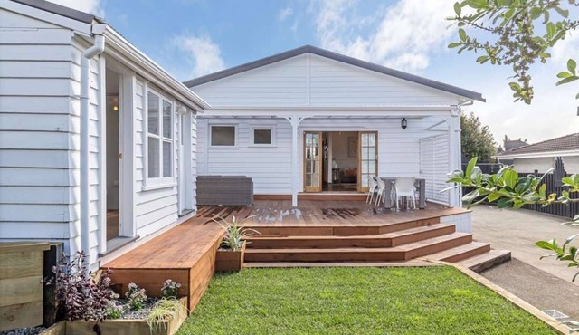 Central Home 10 minutes from Beaches and CBD! Pets Welcome in Auckland
