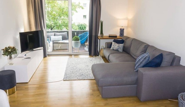 Central - Modern - Chic - Central one room apartment with balcony in München