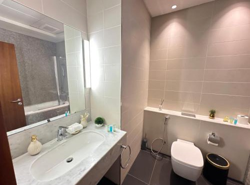 Central Park towers Difc suite kings