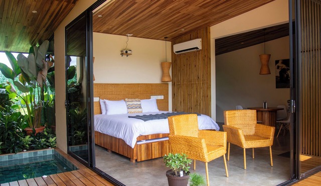Charming 1-bedroom house with private Hot Tub, AC and WiFi in La Fortuna