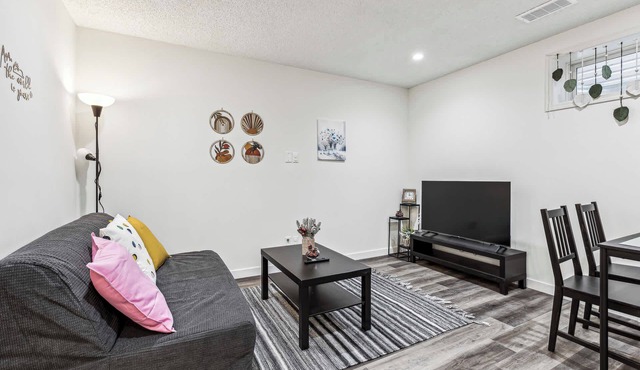 Charming 1BR Basement Suite w Parking—Calgary in Calgary