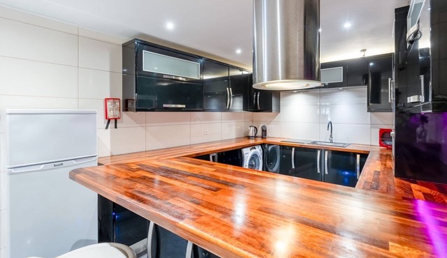 Charming and Comfy 3 BDR House by LovelyStay in Barão de São João