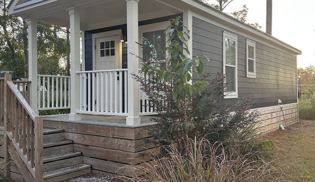 Charming cottage in Freeport near the beaches. Enjoy your stay in Freeport