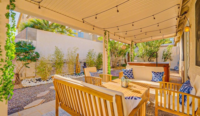 Charming, Cozy & Elegant Zen Retreat with Hot Tub in Henderson