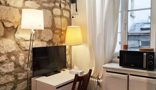 Charming Studio in Marais - Heart of Paris/2mn to metro in Paris