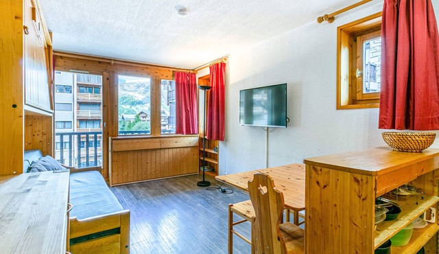 Charming Studio with Parking, Ski-In/Ski-Out in Central Val-d'Isère in Val-d'Isère