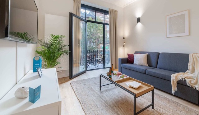 Chatelain V - One Bedroom Apartment, Sleeps 4 in Brussels