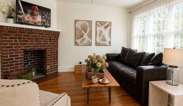 Chic Craftsman, Walk to Downtown in Durham