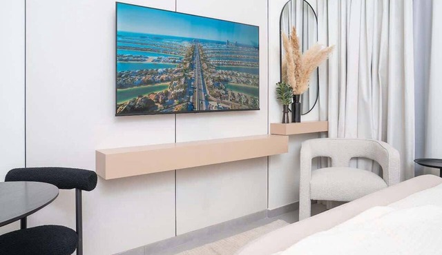 Chic Studio W Pool Access in Arada