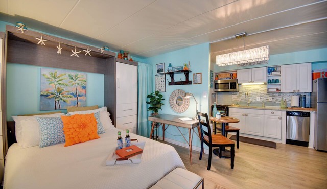 Chic Virginia Beach Retreat - Pool, Steps to Beach in Virginia Beach