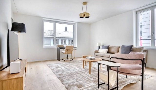 Chic Wiedikon 2.0 Room w/Storage & W/D, 3 min to Market, by Blueground