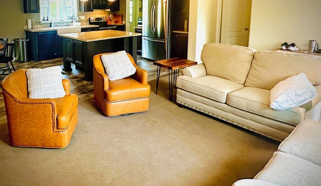Clearwater Chalet: Chic 3BR Oasis by Lake & UTV Thrills! in Piedmont