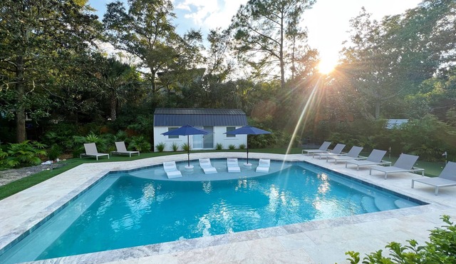 Coastal Cottage in Charming Old Mt Pleasant! in Mount Pleasant