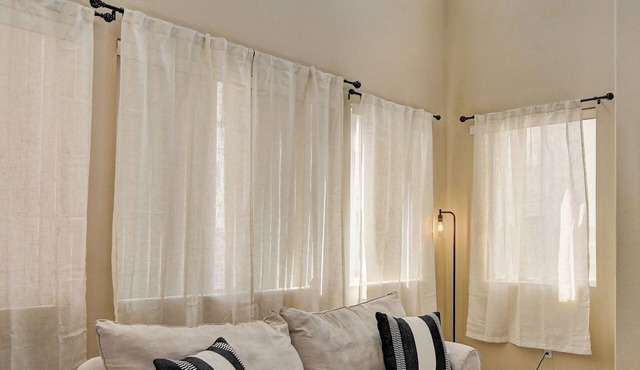 Comfy 4BR Farmhouse Open Kitchen BBQ Pet Friendly Great Location-30 days minimum in Las Vegas