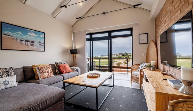 Complete, Modern 2 bedroom, 2 bathroom Apartment on the beach in Jeffreys Bay