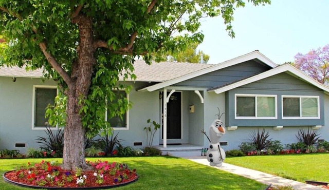 Corner Lot Private House Near Disneyland | Private Hot Tub | Quiet Neighborhood in Anaheim