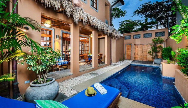 Courtyard 6, private pool, 3 Beds Villa across the street from the beach in Playa Langosta