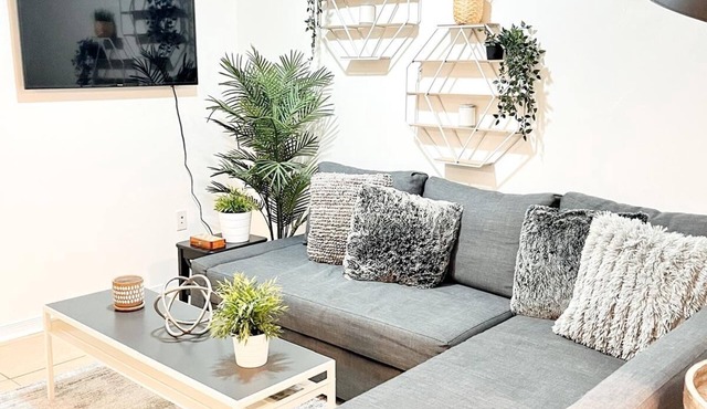Cozy 2 Bedroom Retreat in Heartland in Mississauga
