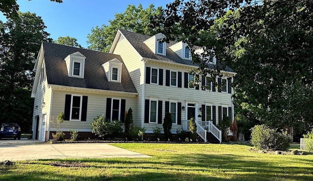 Cozy luxe Durham escape in Durham
