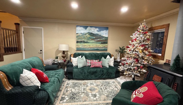 Cozy, secluded forest 6-bdrm Mountain cabin near Park City, Golf course, Crater in Midway