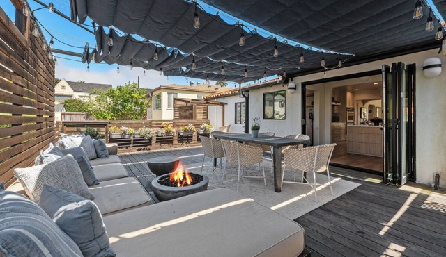 Designer Coastal Retreat w/Epic Outdoor Lounge in San Diego