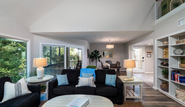 DESIGNER DECORATED 3 BR Spinnaker! Walk to beach & club! Amenity access! Dog Friendly! in Seabrook Island