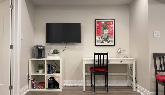 Designer-renovated 1 bedroom in Roncesvalles Village in Toronto