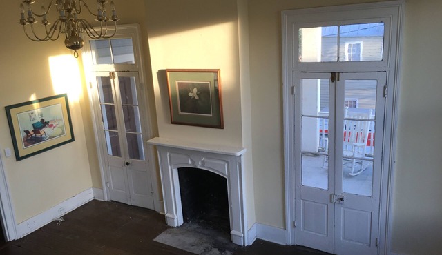 Downtown-One-of-a-Kind Romantic Luxury Residence 5BR, 3BA Sleeps 10 to 12 in Charleston