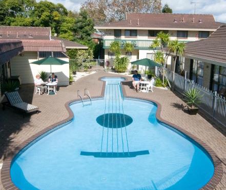 Dukes Midway Lodge in Auckland