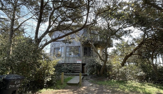 Dune Rose Oceanfront Home, Dog Friendly, Great Ocean Views!