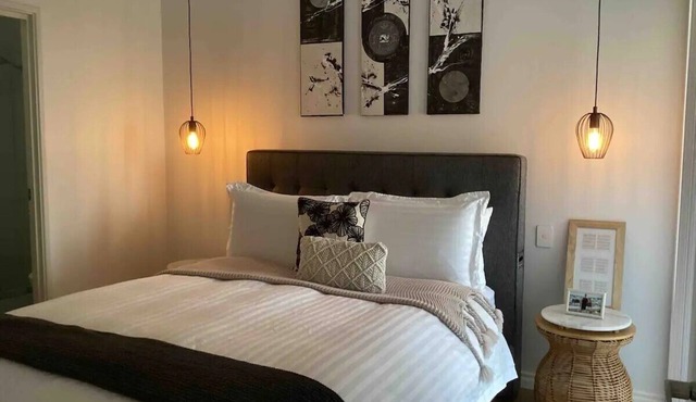 Elegant and comfortable in Clarkson