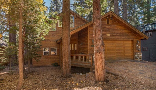 Elegant Getaway in Tahoe City Dog Friendly - Close to town