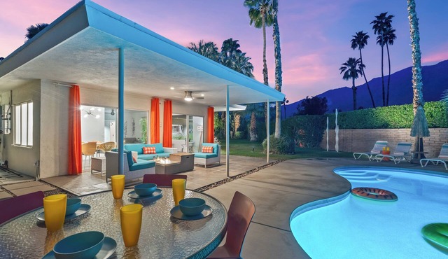 Enchanting Oasis – Walled Palm Springs Hideaway with Pool, Spa, Fire Pit & Mountain Views in Palm Springs