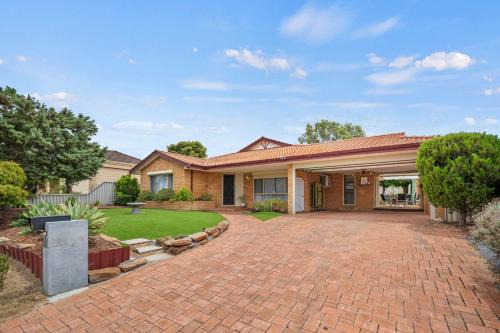 Entire House with 4 bedrooms Fully Air Conditioned
