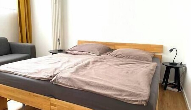 Everything complete - 2 bedrooms, large kitchen, bathroom in Cologne