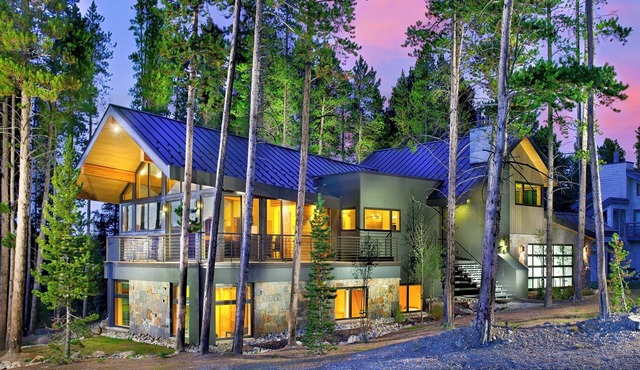 Experience luxury in this 4-bedroom Cloud Cabin in Breckenridge.