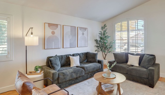 Extended Stay Home w/Mtn View: 5 Mi to The Strip! in Las Vegas