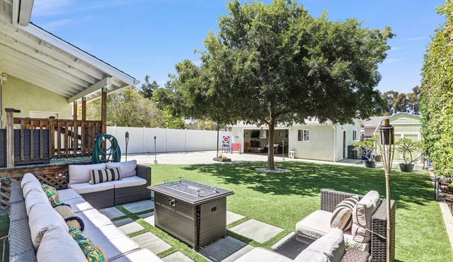 Family Fun! Stylish Escape + Game Garage + Ping Pong + Big Yard + Free Parking in La Mesa