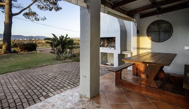 Fisherhaven - Four Bedroom Apartment, Sleeps 8 in Hermanus