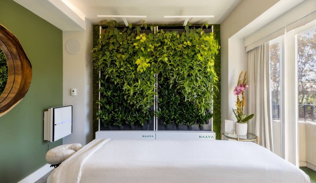 Four Seasons Los Angeles at Beverly Hills in Los Angeles