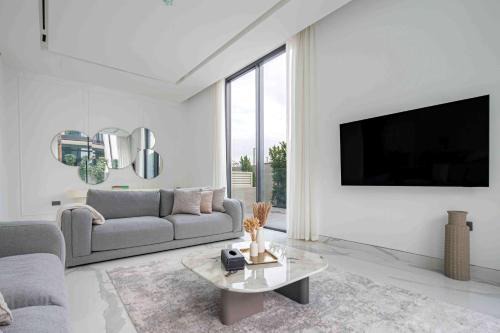 Frank Porter - Villa La Mer, Jumeirah 1