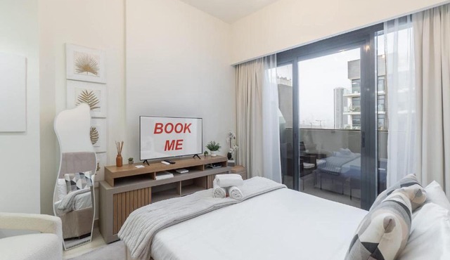 Free housekeeping visits during your stay - StayShort - Modern Studio in Meydan Gym & Pool Sleeps 2
