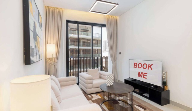 Free housekeeping visits during your stay - StayShort - JVC 2BR that sleeps 3 with a Tennis Court