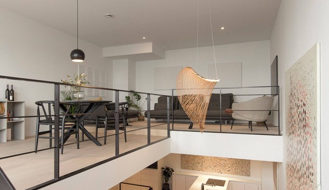 Gallery Loft, 3 Level Maisonette w/private garden + access to rooftop, bicycles