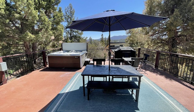 Game Cabin with 5 PM Late Checkout in Big Bear