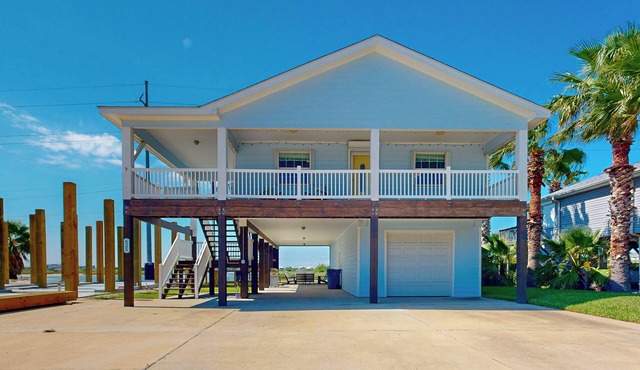 Golf Cart Access, Pet Friendly, Parking for 4 in Port Aransas