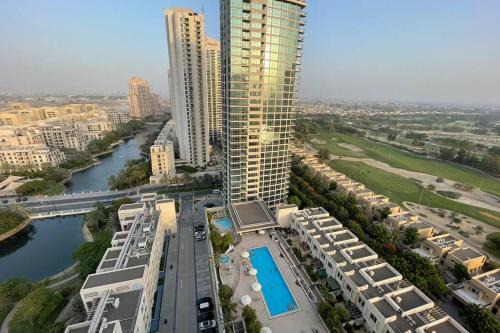 Golf Tower Golf View 2BR at The Greens with CPL Massage Cpn