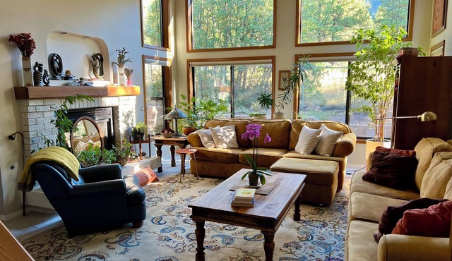 Gorgeous Mount Elden Retreat with private access to forest trails in Flagstaff